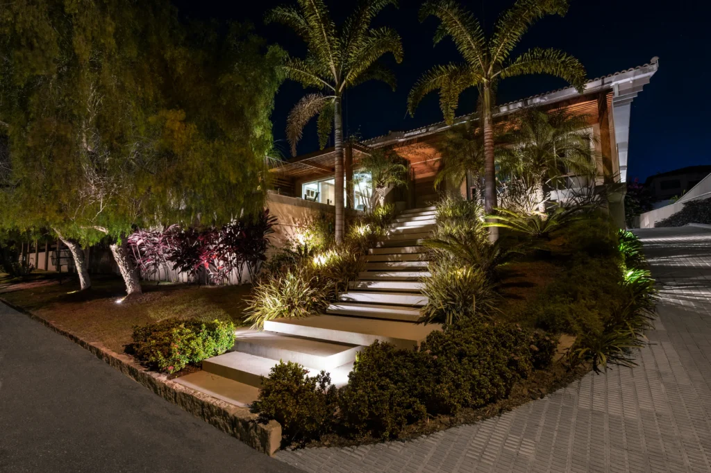 Iluminação em escadas: área externa.